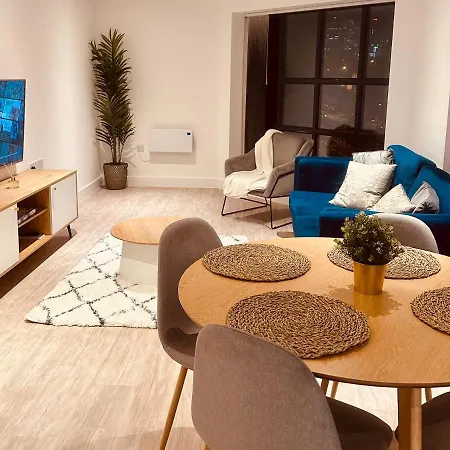 2 Bed Brand New Prestige Apartment In City Centre Birmingham Exterior photo
