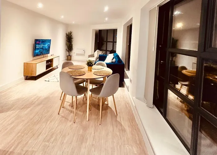 2 Bed Brand New Prestige Apartment In City Centre